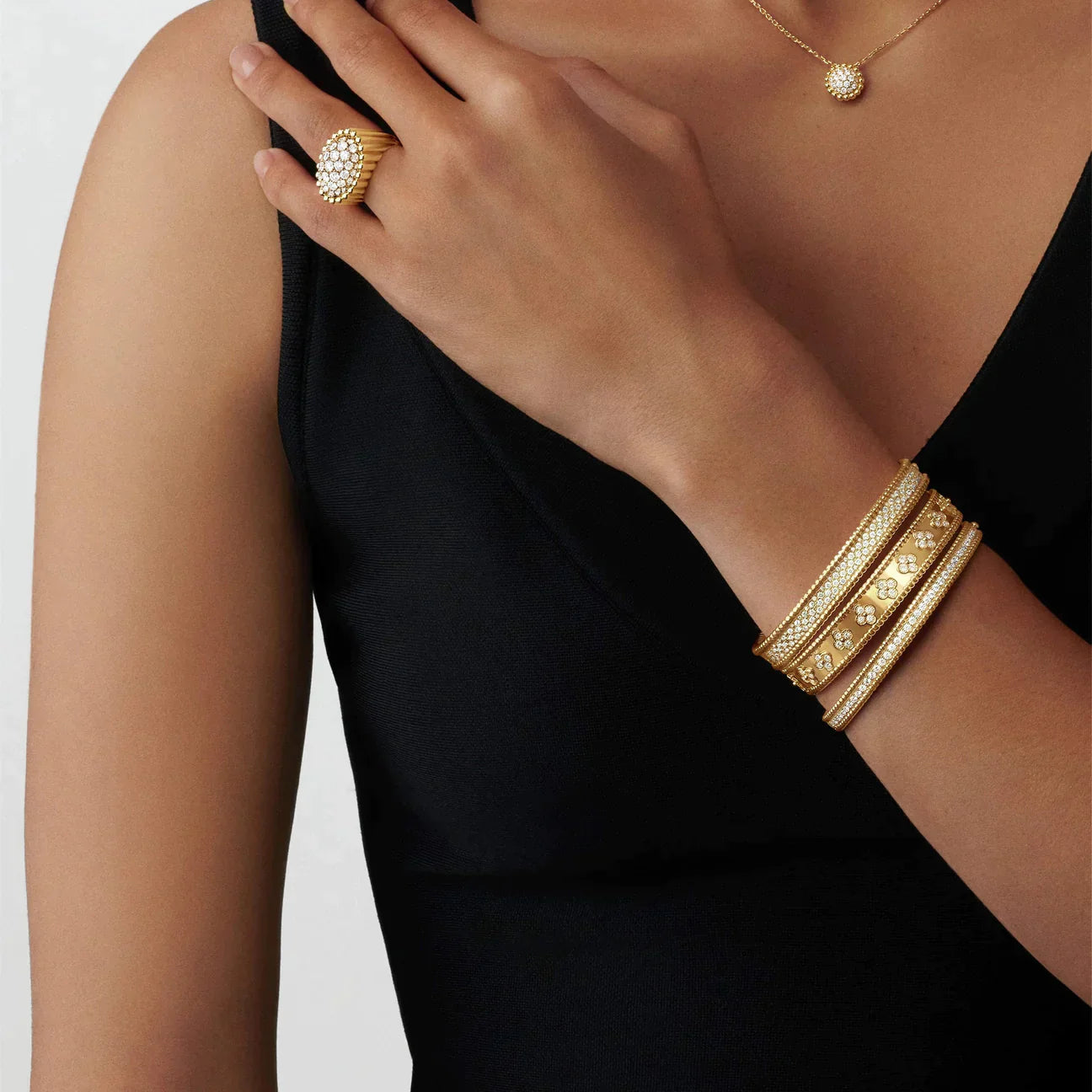 Sedora Clover Bangle Bracelet (18K Gold Plated)